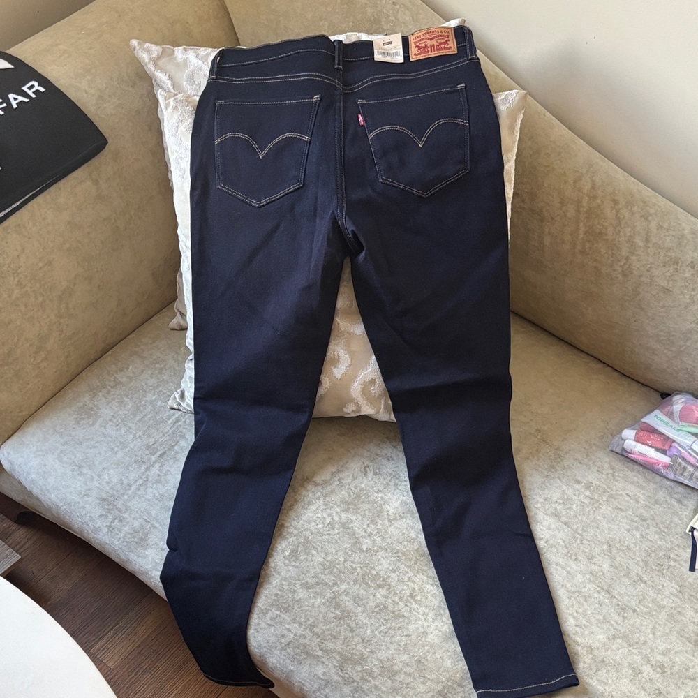 Levi's Women's Navy Skinny Jeans - Picture 3 of 7